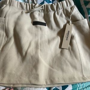 NWT Fear of God ESSENTIALS skirt - wheat size M